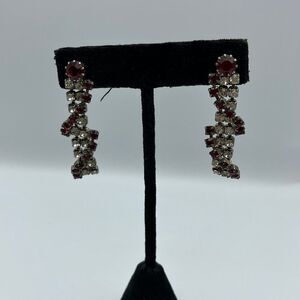 Vintage Victorian red and clear glass prong set earringss